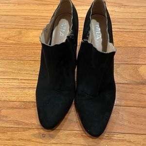 MIA black ankle heel boots